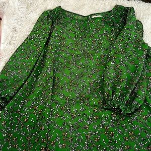 Max Studio Green and White Blouse with Elegant Design